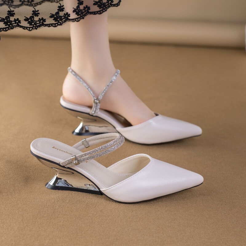 Fashionable Pointed-Toe High Heels 2026 Summer New Style Chunky Heel Solid Color Rhinestone Sandals Daily Casual Elegant Closed-Toe Mules Fashionable Pointed-Toe High Heels 2026 Summer New Style Chunky Heel Solid Color Rhinestone Sandals Daily Casual Elegant Closed-Toe Mules