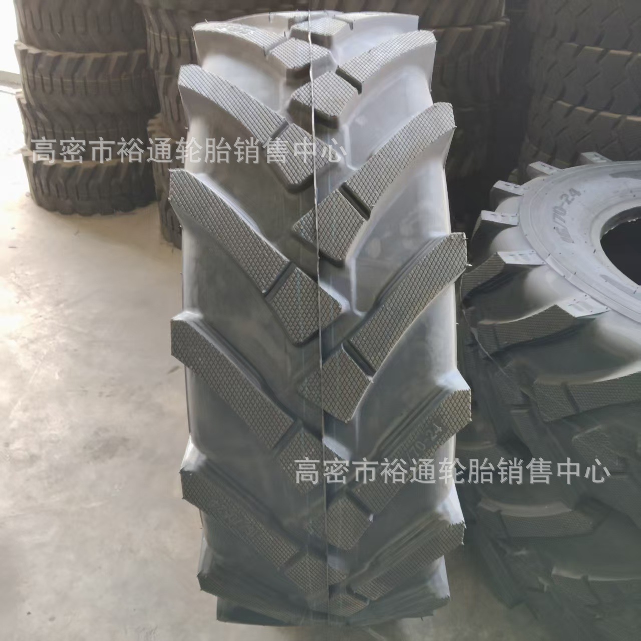 工程轮胎20.5/70-1623.5/70-16 装载机轮胎16/70-24-20越野人字花