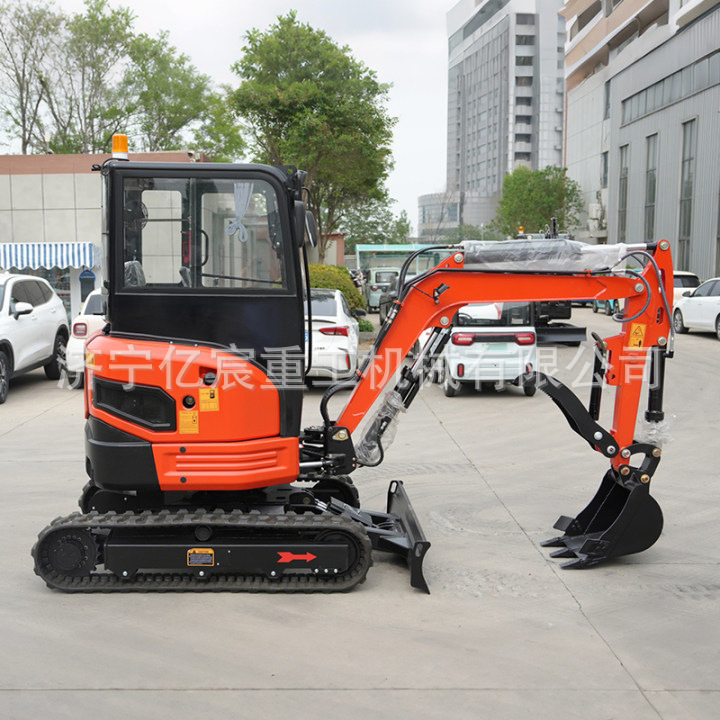 工程小型挖掘机农用挖土2.6吨家用果园小挖机多功能履带挖掘机