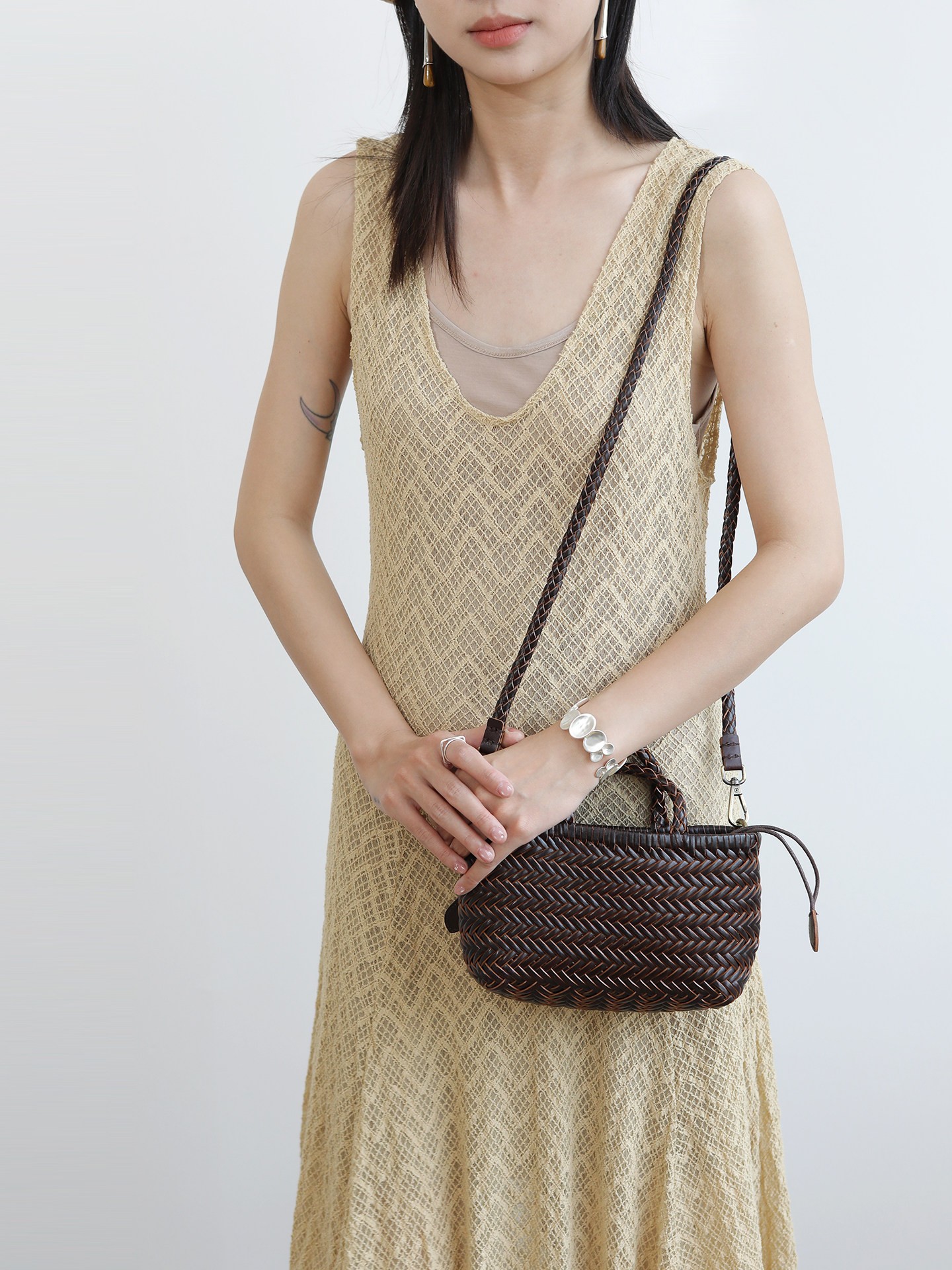 2026 Spring/Summer Retro Handmade Genuine Leather Woven Tote Bag For Women, Hand-Carry Crossbody Vacation Basket Bag - Thumbnail 4
