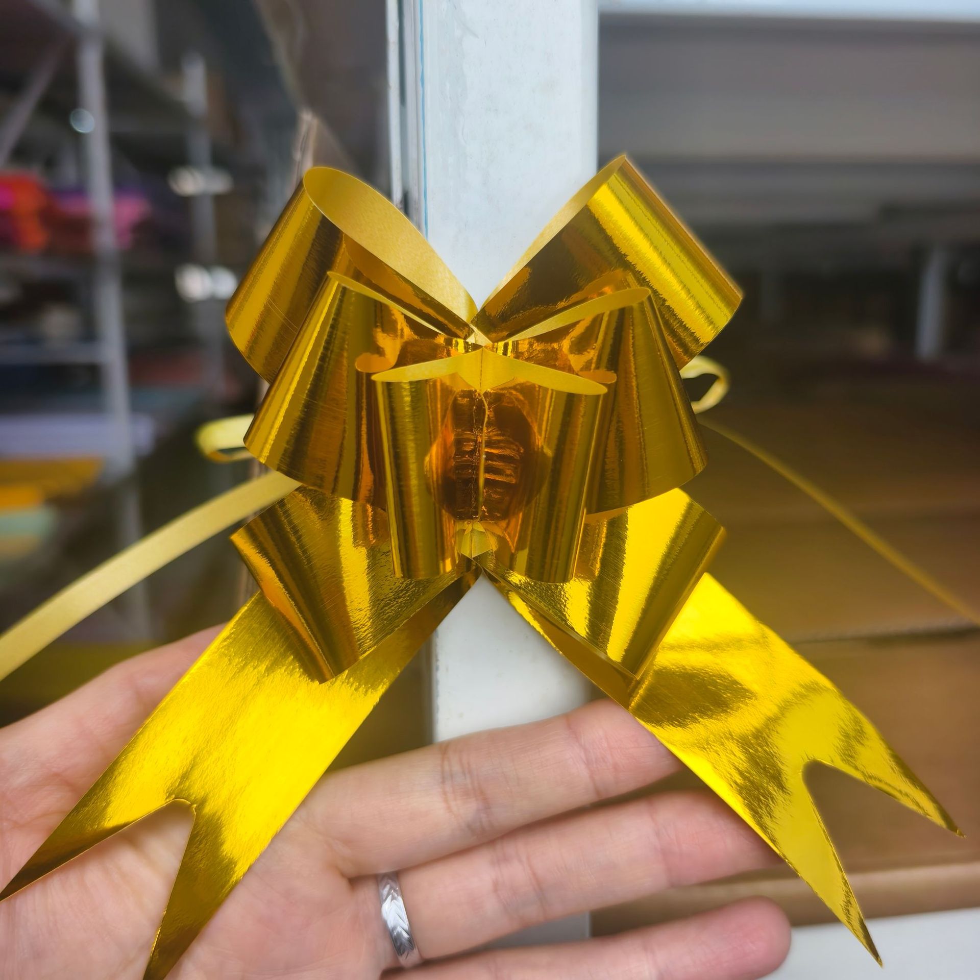 30 Mano de la película de la cebolla, flor de la mano, suministros de boda, regalo, caja de regalo, cinta decorativa, arco de color, flor de la mano al por mayor