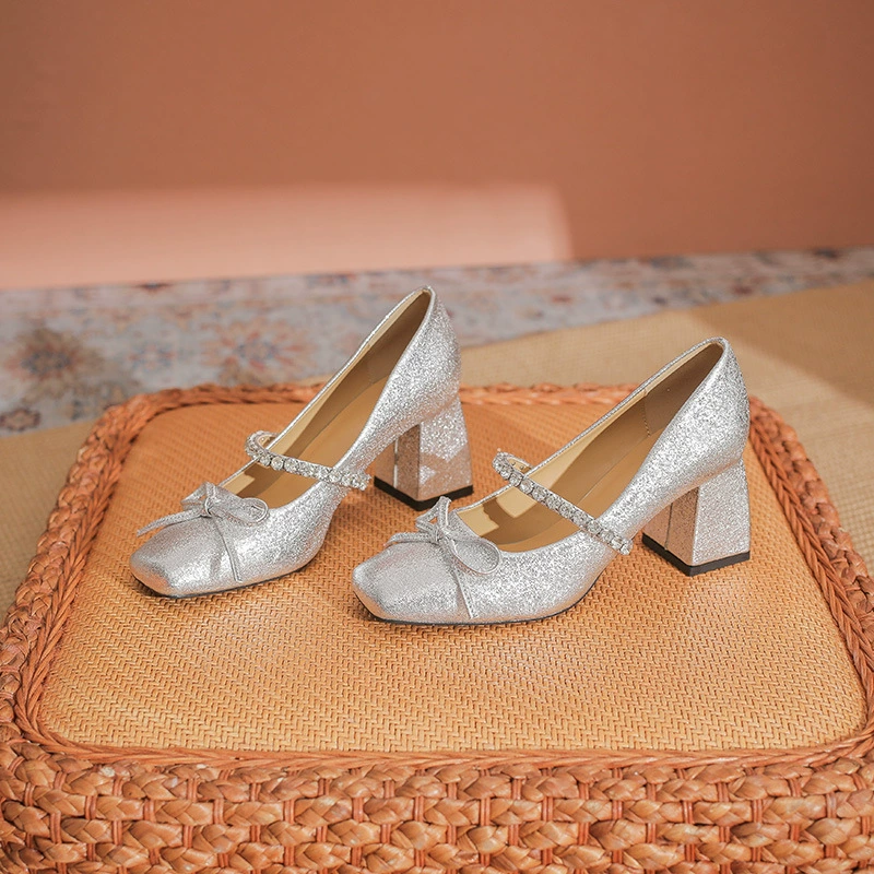 7726-10 Французские туфли Мэри Джейн в каблуках с бантом темпераментной юбкой с дикими каблуками и светлыми серебряными одиночными туфлями