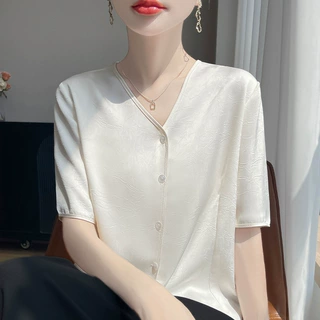 短袖衬衫女2025新款夏季褶皱肌理感轻奢缎面法式薄款v领小外套