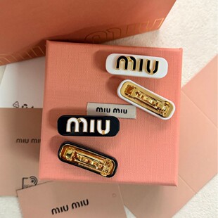 ¶�zͬ��miu���l�Aһ����߅�AŮ���l���ڰ�ɫ߅�A���ᄢ���A