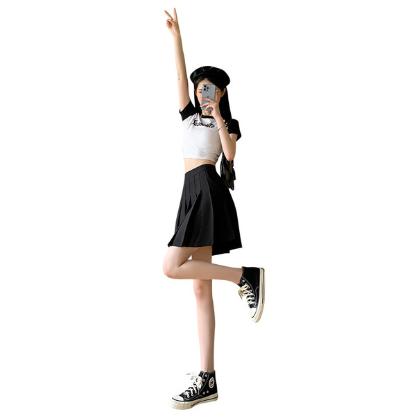 Pleated skirt