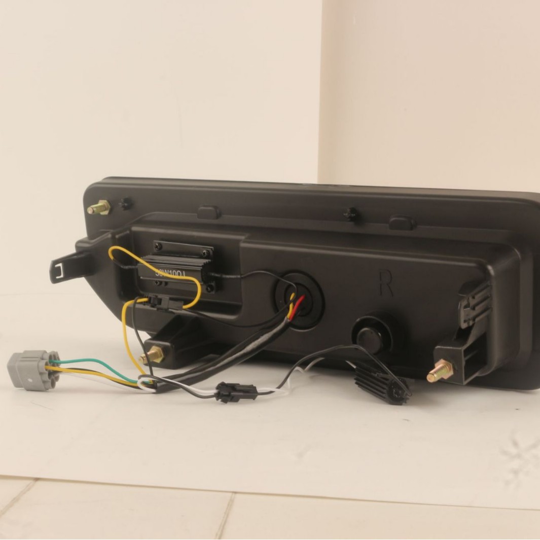 Aplicable para 17 - 21 Suzuki JimnyJimny conjunto de luces traseras de freno de servicio modificado luces de dirección