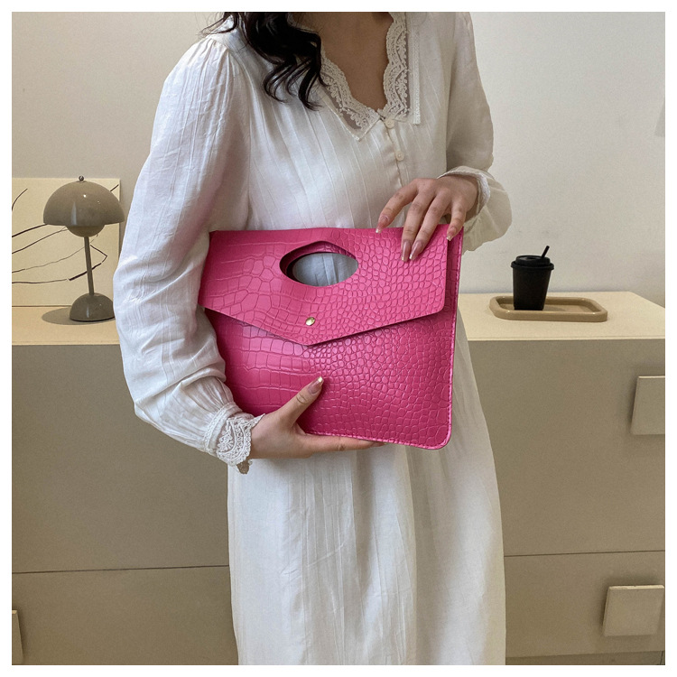 Women's Pu Leather Solid Color Streetwear Square Magnetic Buckle Clutch Bag display picture 4