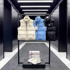 蒙家25ss 蒙家新款Raxxy系列3D绗缝拉链鹅绒羽绒服马甲