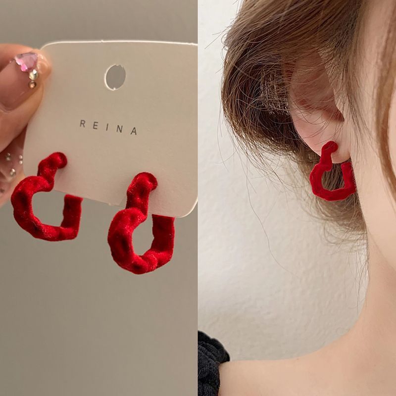 紅色絲絨鏤空愛心耳環女秋冬氣質名媛高級感2022年新款潮耳釘耳飾