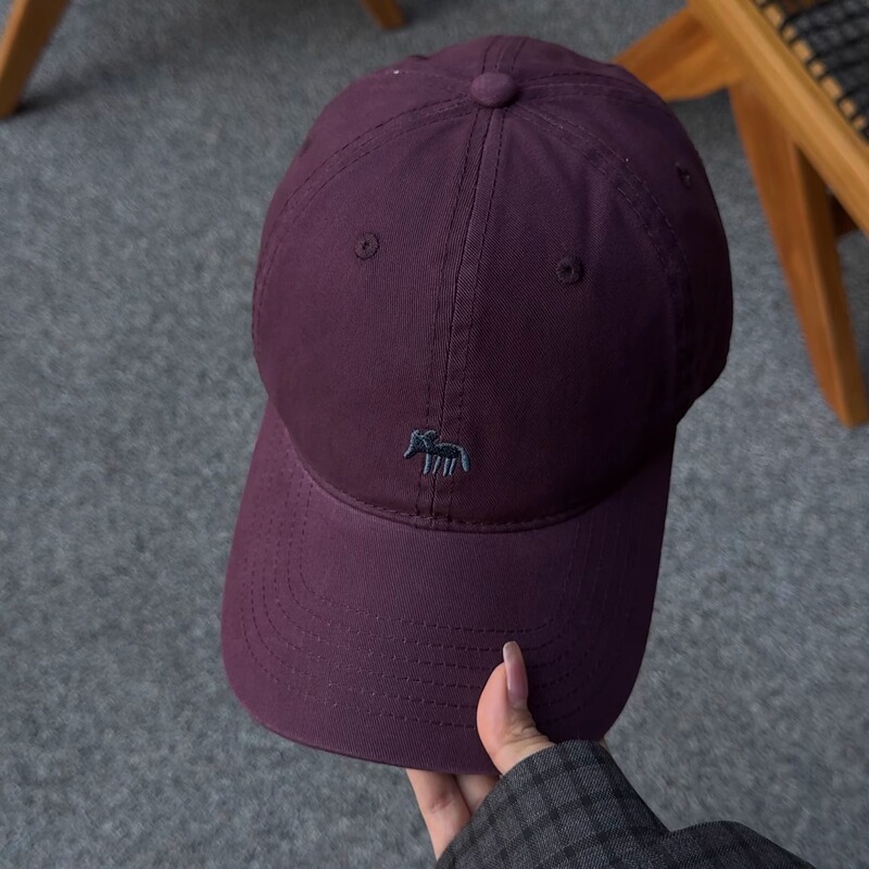 2025 New Embroidered Little Fox Baseball Cap Sports Men and Women Deepened Wide Brim Face Revealing Small Peaked Cap Sun Shade Breathable