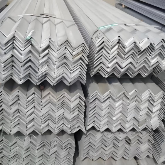 厂家直销热镀锌角钢50*50*5 5# 50*5 50角铁 规格齐全 一站式采购