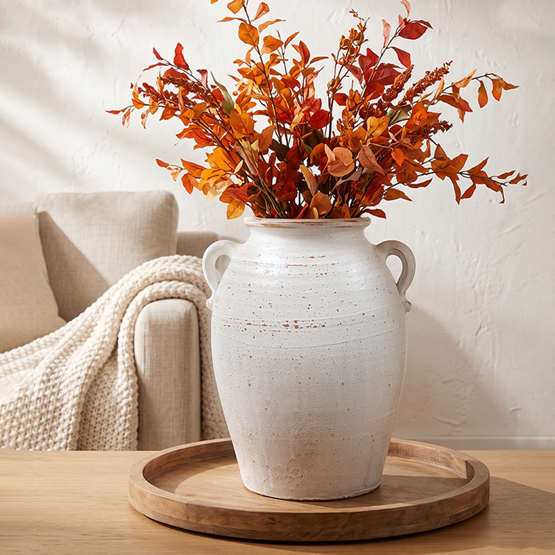 Wabi-sabi style rustic ceramic vase, handmade with a matte texture, suitable for homestay model rooms, used for dry flower arrangements, available for wholesale
