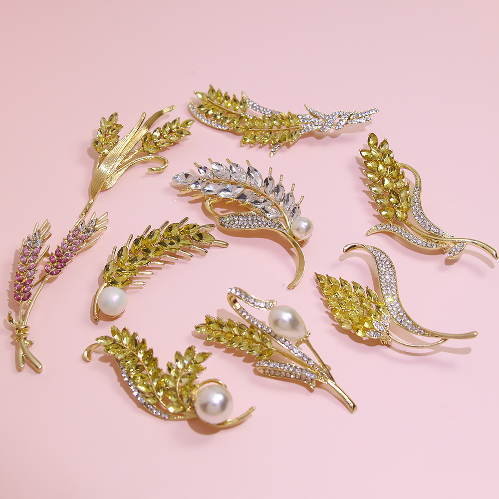 High-end fashionable brooch