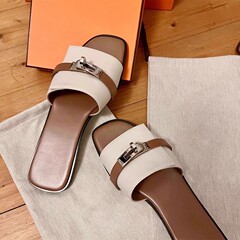 2025高品質ネット赤小鎖一字スリッパ女性ファッション