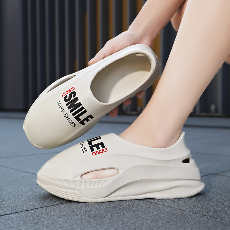 Nuevos zapatos con agujeros para hombres verano 2025 nuevo uso exterior antideslizante, desodorante, pisando mierda, sandalias de playa deportivas de plataforma para hombres