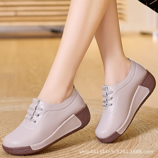 2023 Spring and Summer New Doo Shoes Women's Real Soft Leather Thick Sole Middle-aged and Elderly Mother Shoes Non-slip Outer Wear Casual Single-layer Shoes