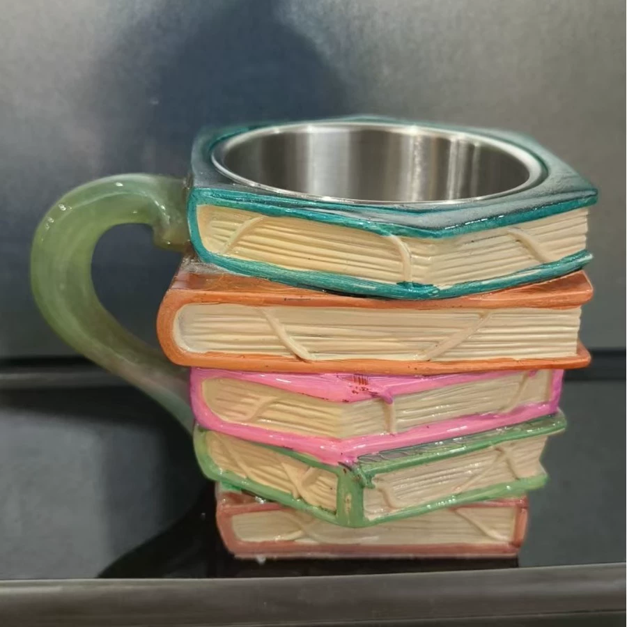 Кружка «Книги» 3D — стопкой, из смолы или стекла, 9×12 см