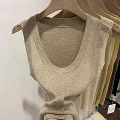 韓国系u型襟の薄いタイプの柔らかいモチモチのニットの小さいベストのガーターの女性のウールの混紡の新型の底のシャツの上着のファッション
