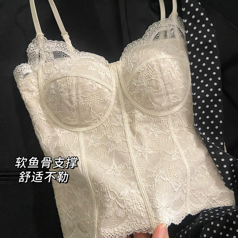 French-Style Lace Camisole for Women, Thin and Comfortable, with Chest Pads, Slim Fit, Suitable for Layering or Wearing Alone, Beautiful Back Design, Summer Top