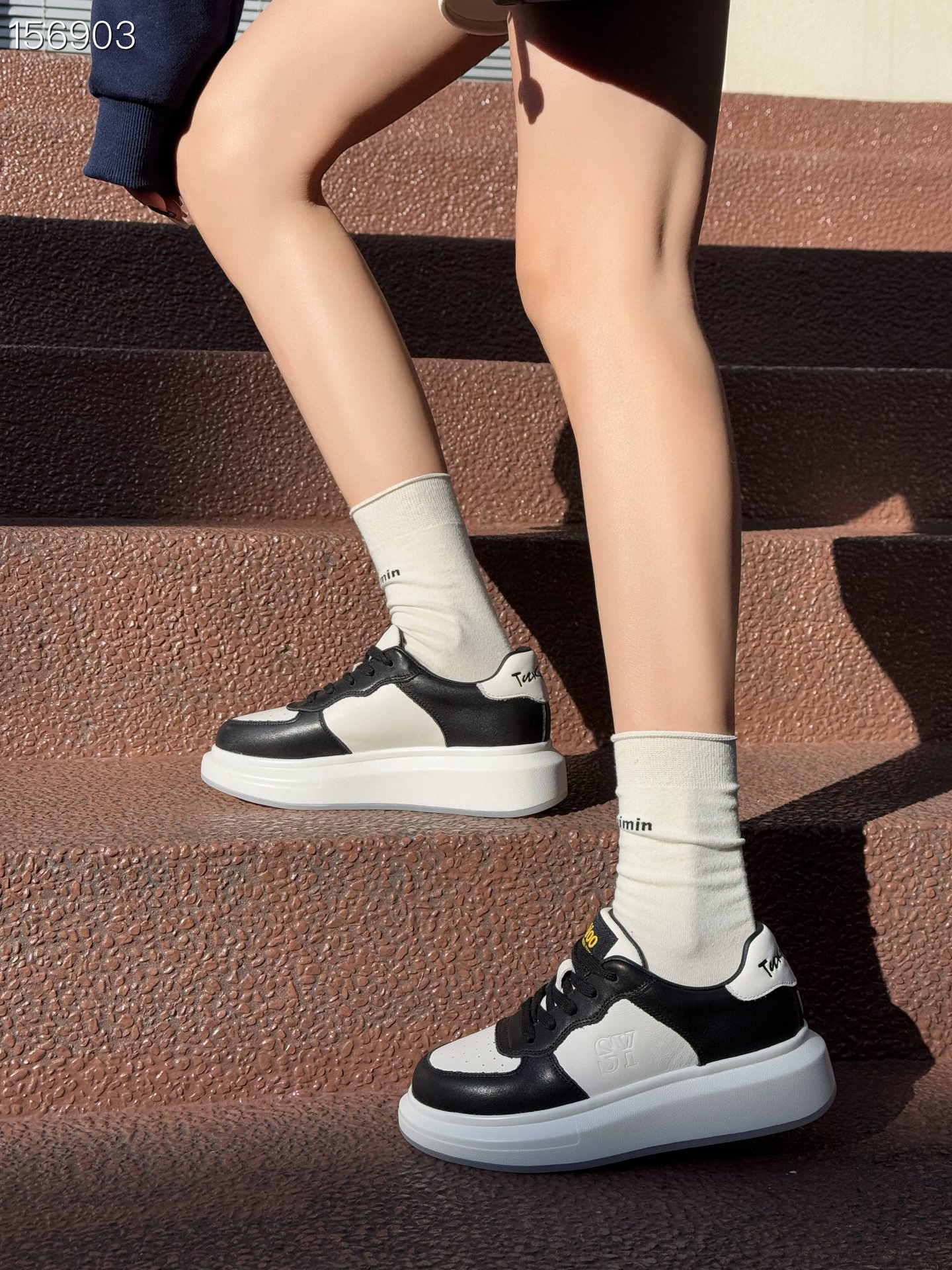 Giày sneaker nữ đế dày chunky trắng thoáng khí mùa hè 2024 — Màu trắng chi tiết 5