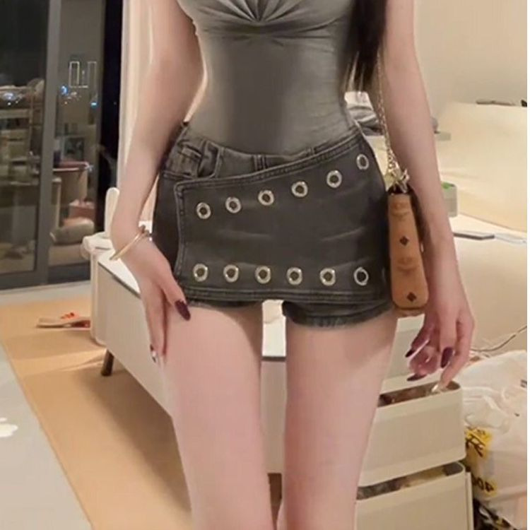 American retro Y2K hot girl low-waist denim ultra-short shorts for women, summer street punk style with belt, washed hot pants, trendy