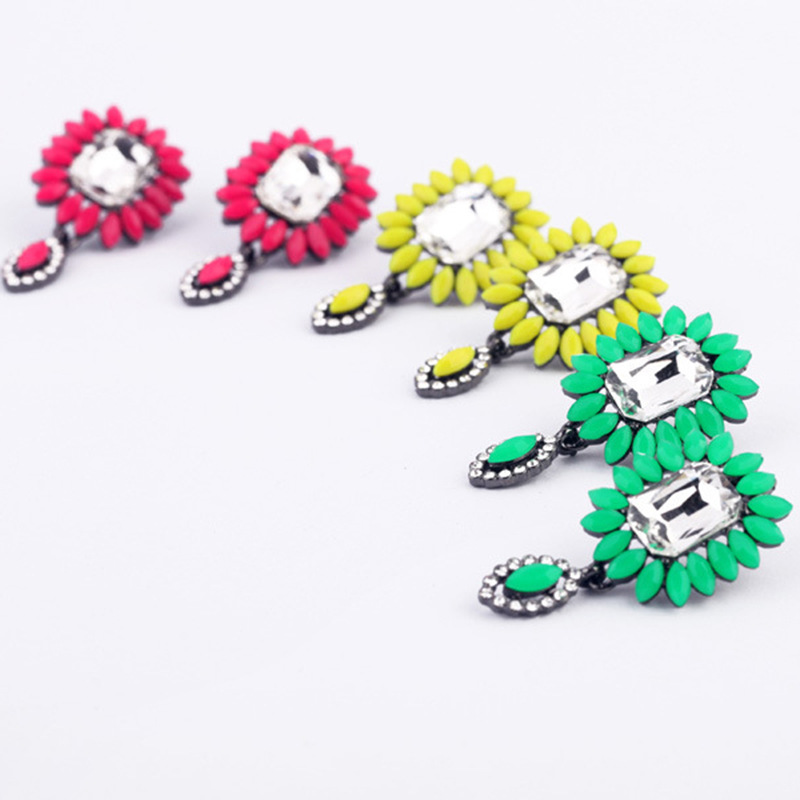 Fashion Korea Creative Fluorescent Flower Inlaid Rhinestone Earrings Wholesale Nihaojewelry display picture 7