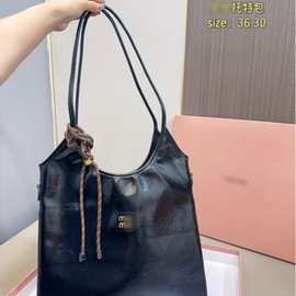 M缪ivy托特包油蜡牛皮购物袋单肩手提腋下包高品质图片实拍供跨境