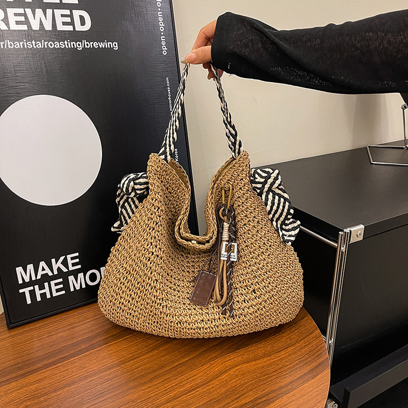 Outer Single Large Capacity Woven Bag Women's All-match 2025 New Casual Shoulder Straw Woven Bag Seaside Holiday Beach Bag