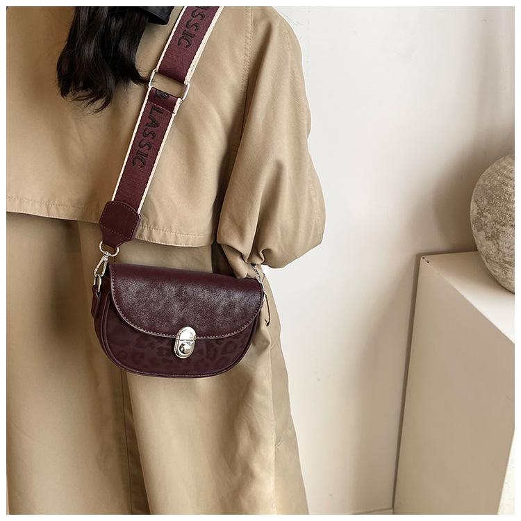 Niche Premium Feeling Crossbody Leopard Satteltasche Damen Neue Retro Mode Schultertasche_voghion.com