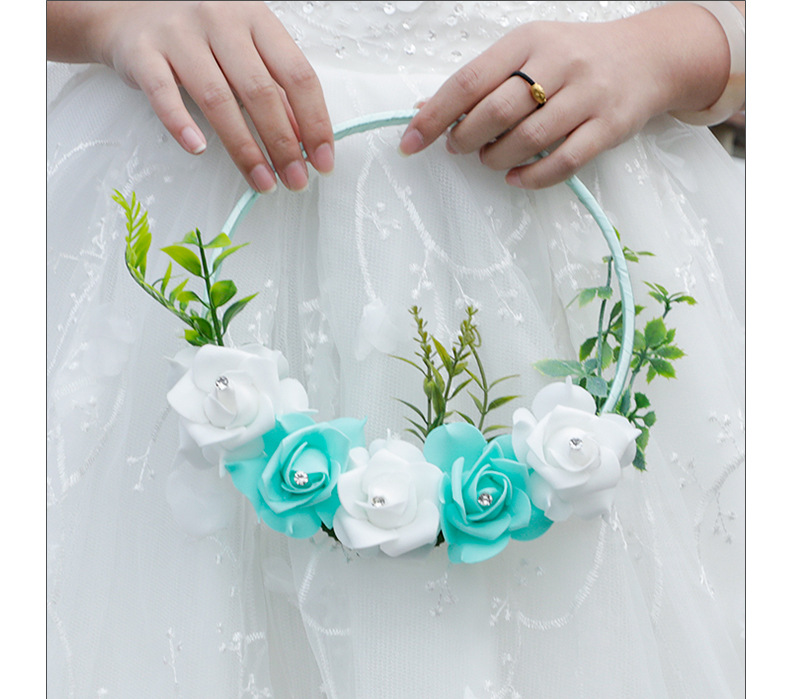 Fashion Simple Wedding Supplies Simulation Hand Holding Flower display picture 4