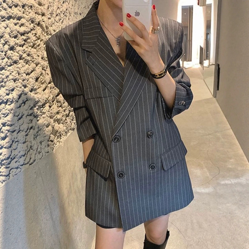 Striped women's slim-fit blazer for commuting, 2026 spring/autumn new Korean chic double-breasted suit jacket Striped women's slim-fit blazer for commuting, 2026 spring/autumn new Korean chic double-breasted suit jacket
