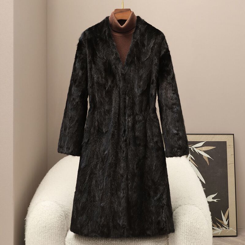 Manufacturer's Ready-Made Haining Winter New Product V Neck Real Mink Fur Coat 2025 Casual and Versatile Women's Mink Fur
