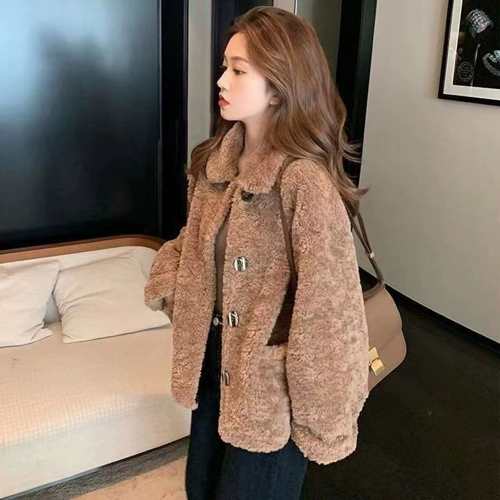 Демисезонная куртка oversize из плюша, укороченная модель с длинными рукавами, корейский стиль