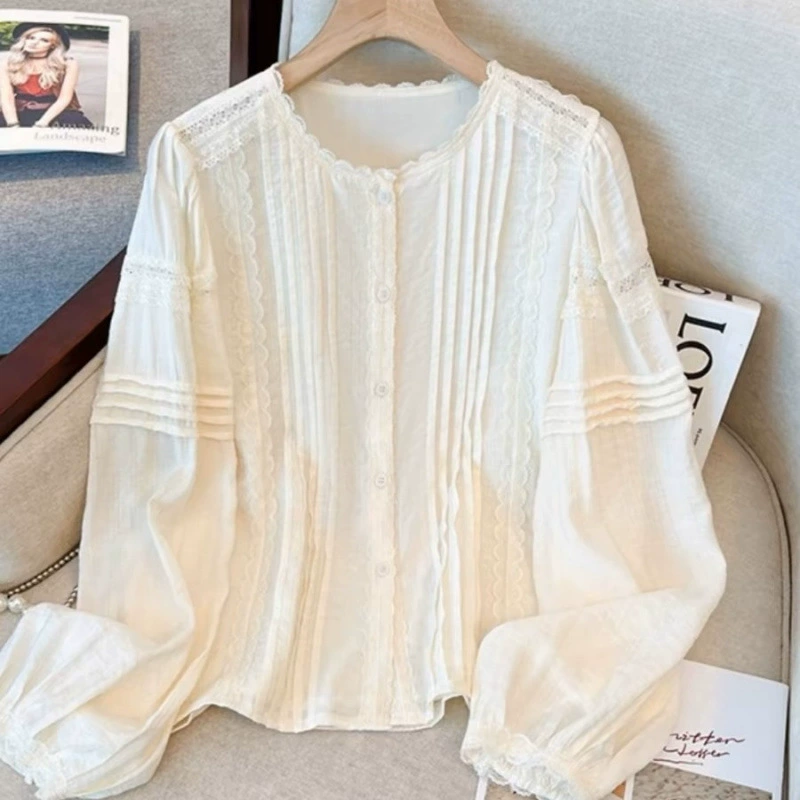 Весенняя однотонная французская кружевная блузка больших размеров с длинными рукавами для женщин, призванная выглядеть моложе и стройнее.
