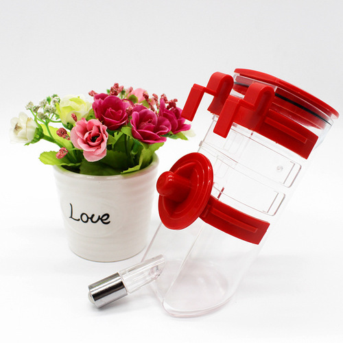 Cat and dog drinking bottles, drinking fountains, pet rabbit kettles, cage-mounted kettles, spring ball kettles, large and small