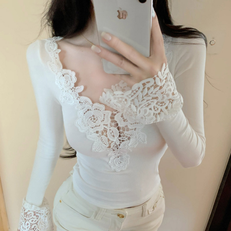 Designed Lace Splicing V-Neck Long-Sleeved T-Shirt for Women in Autum Slim Waist with Pure Lust Style Tight-Fitting Bottoming Top