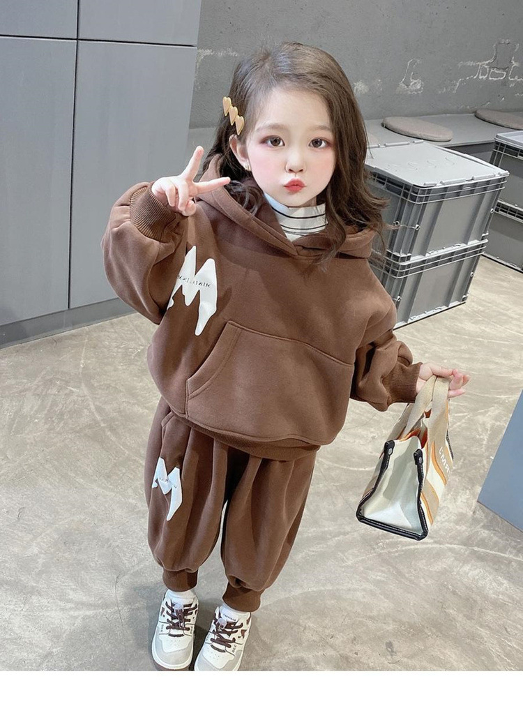 Plysjsett for jenter 2023 nye friterte gatehøst vinterklær barne- og guttesport fortykket genser_voghion.com