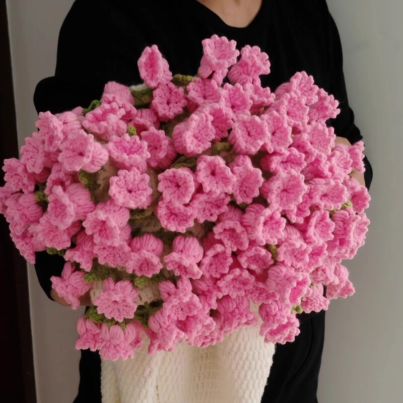 【完成品・在庫あり】ガールフレンドへのギフトとして、手作りの毛糸で編んだバラの花が付いた花束ブランケット完成品|undefined