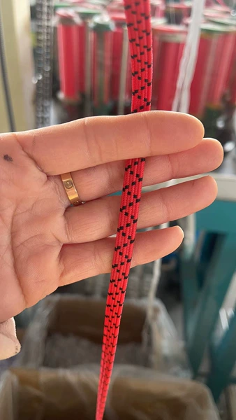 Red, 0.6cm
