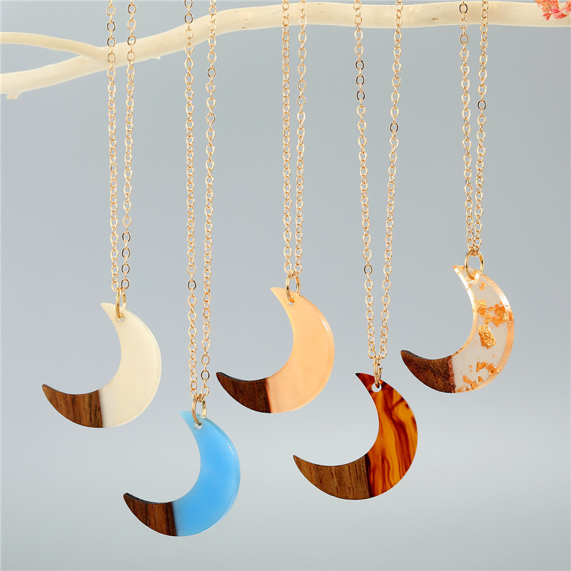 Bohemian Retro Resin Wood Splicing Moon Pendant Necklace Clavicle Chain European Cross-border Jewelry display picture 7