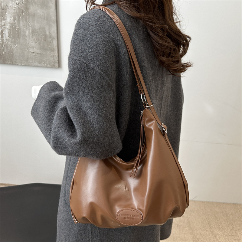 Mochila de moda coreana de invierno para mujeres 2024 nueva mochila de hombro simple de gran capacidad para mujeres