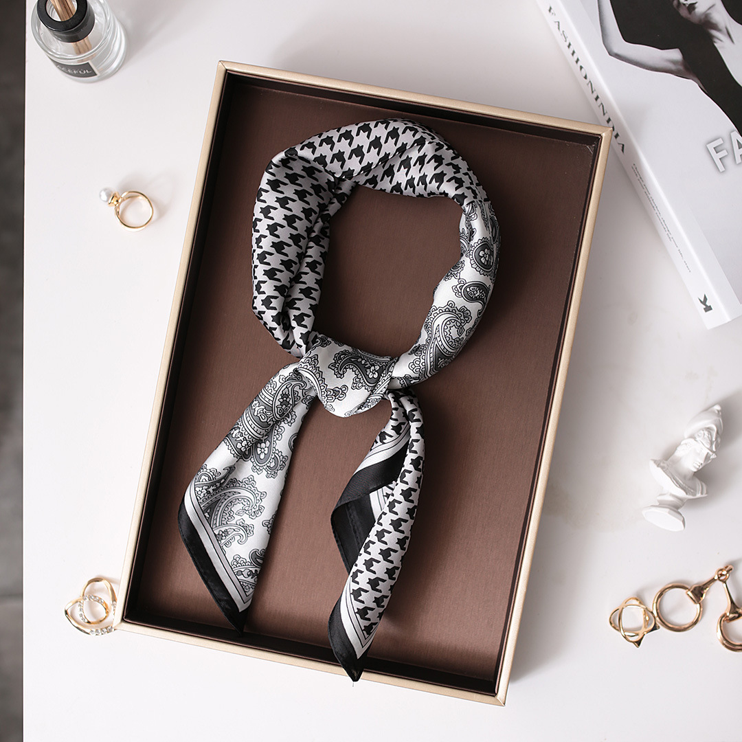 Spring New 70CM Square Versatile Decorative Professional Thin Korean Small Scarf for Women_voghion.com