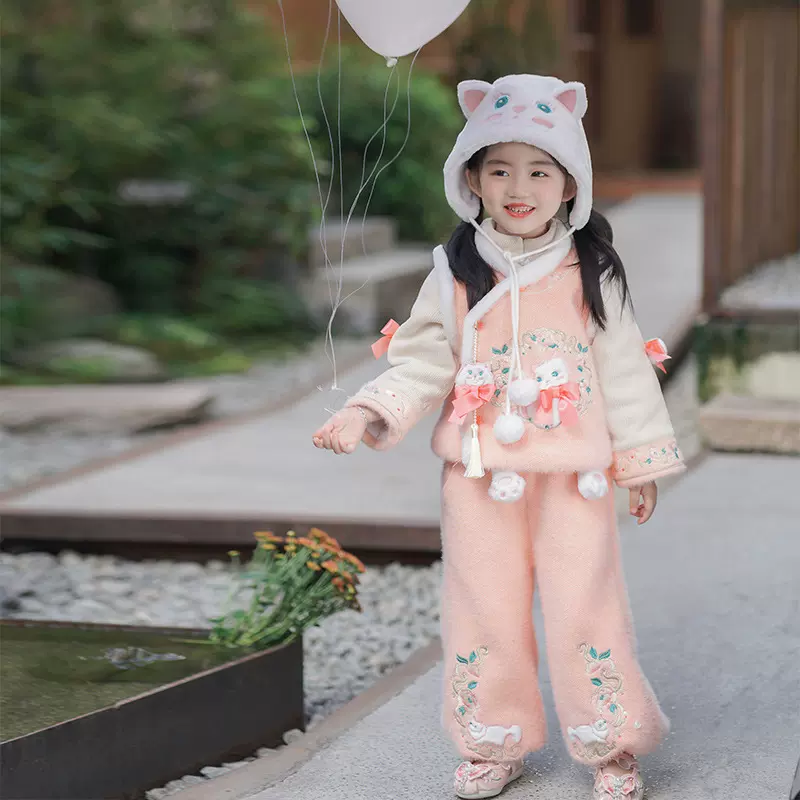 中国风女童汉服新款冬季童装女宝儿童过年唐装加厚拜年服一件代发