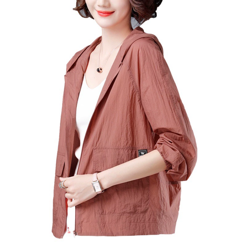 2023 Новое короткое пальто для матери Джокер пальто больших размеров с длинным рукавом Солнцезащитный крем для женщин