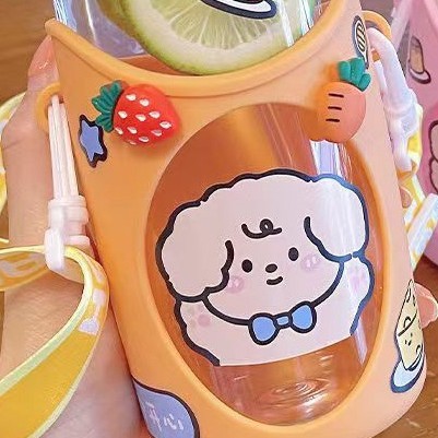 新しい漫画の子供用ストロープラスチックカップ、環境に優しく、直接飲める、学生のファッショナブルなポータブルかわいいメガネクマウォーターカップ|undefined