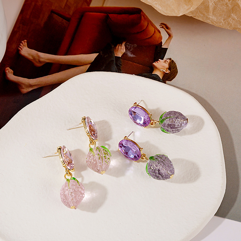 Fashion Simple Diamond Amethyst Resin Strawberry Alloy Stud Earrings display picture 2