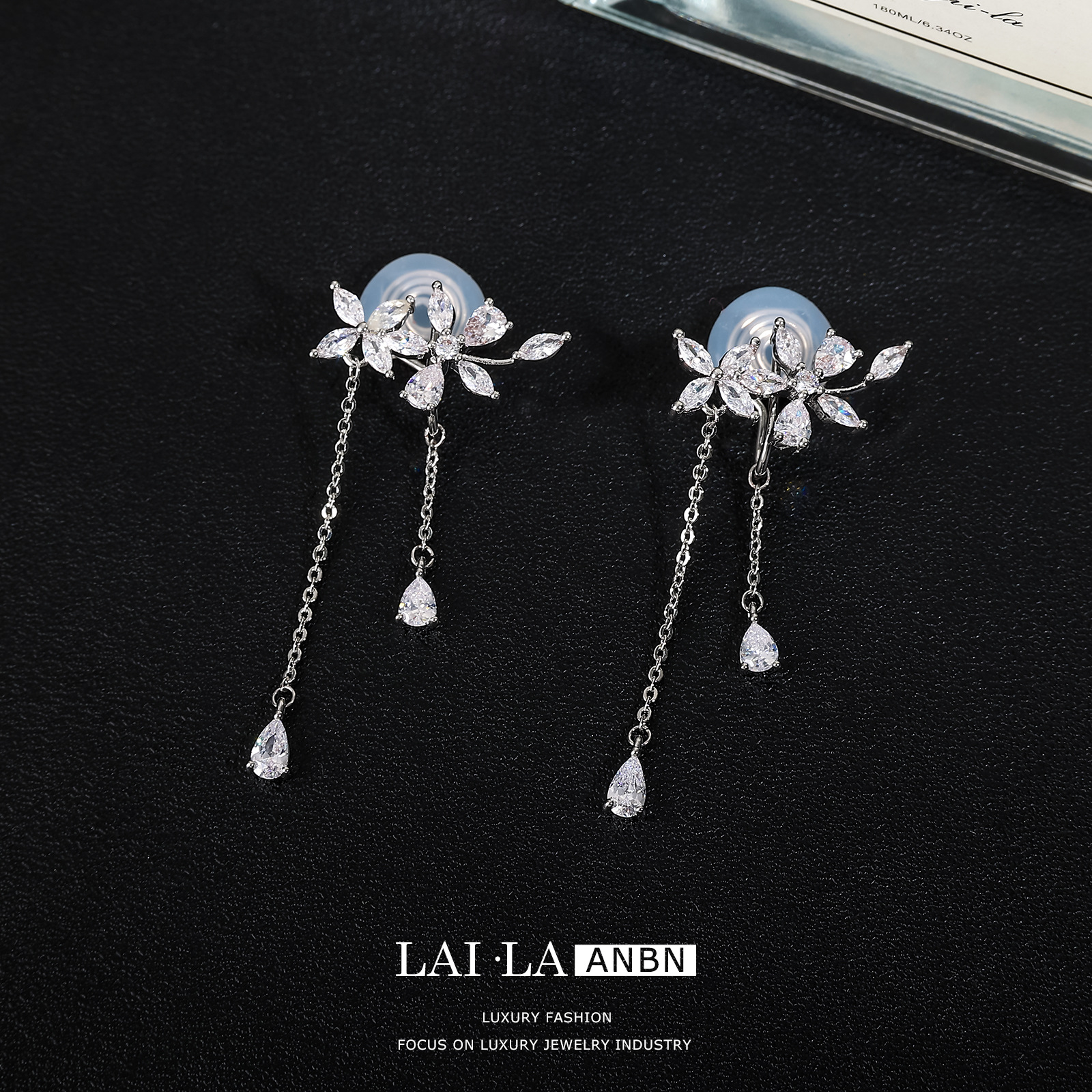 Qili sueño Elf mosquito bobina clip de oreja pendientes sin oreja hembra Super Hada Mori pendientes borla temperamento