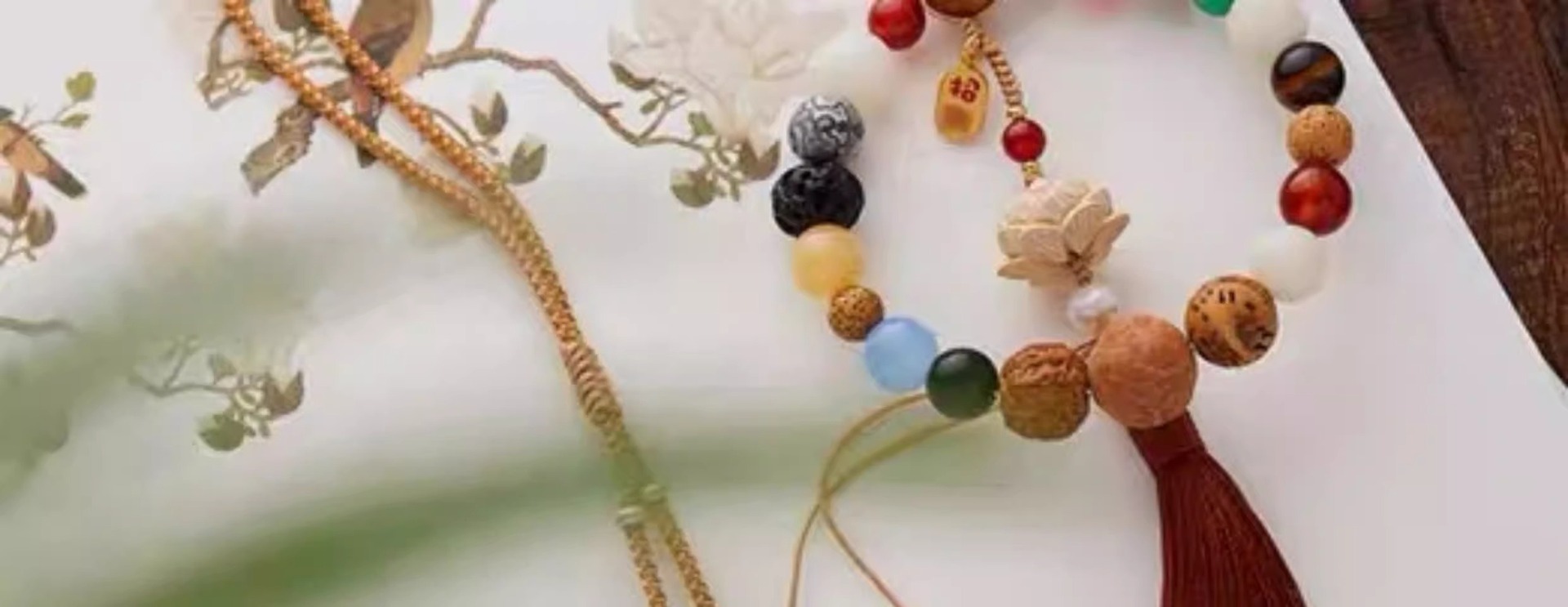 Eighteen seeds car pendant in and out of peace 18 seeds car high-end natural bodhi beaded Duobao car pendant