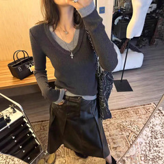 韩系v领拼色假两件打底针织衫女秋冬洋气内搭高级感独特绝美上衣