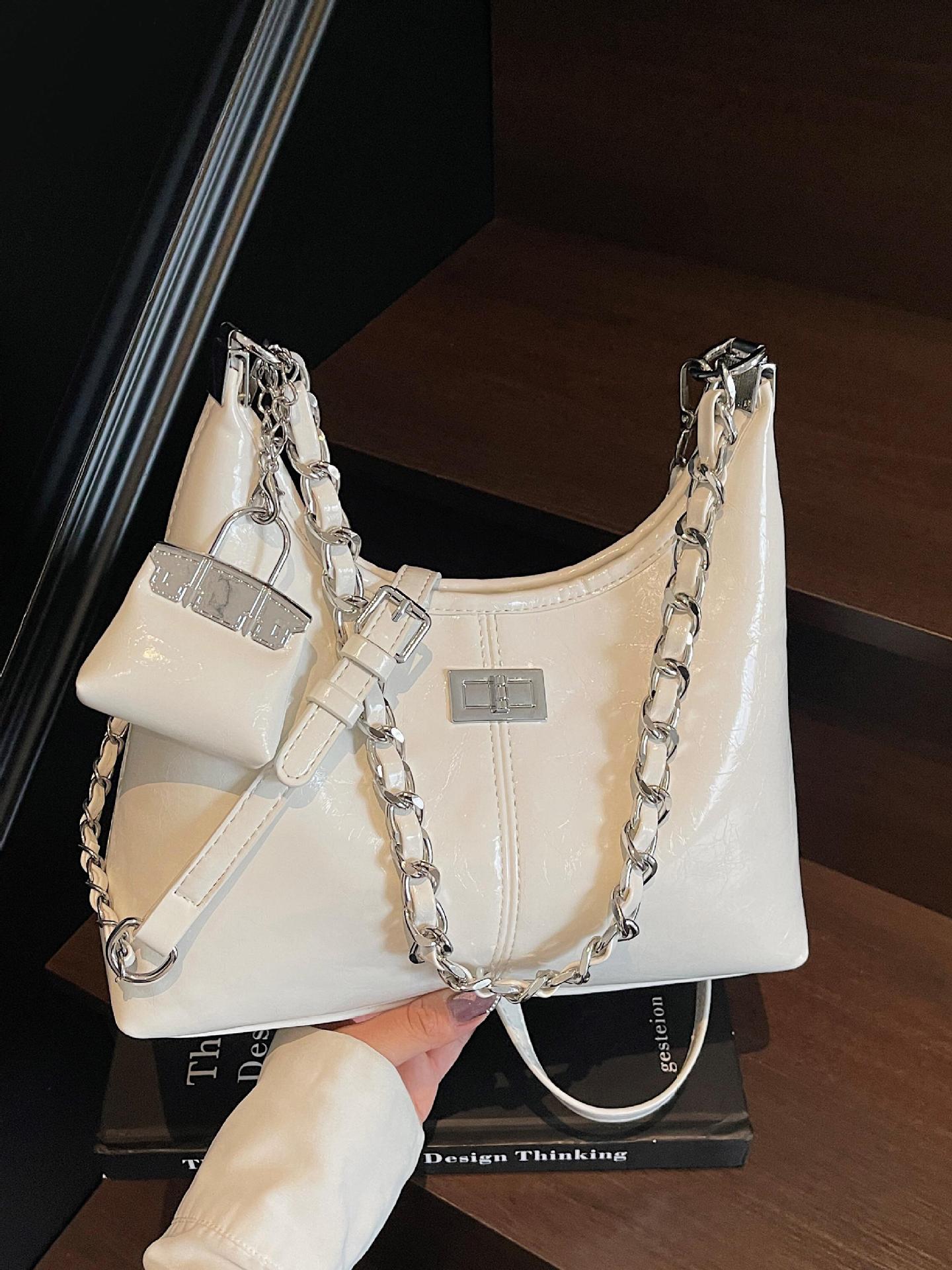 Cross-border super-fire nicho brazalete para mujeres 2025 nuevo bolso de bolsas